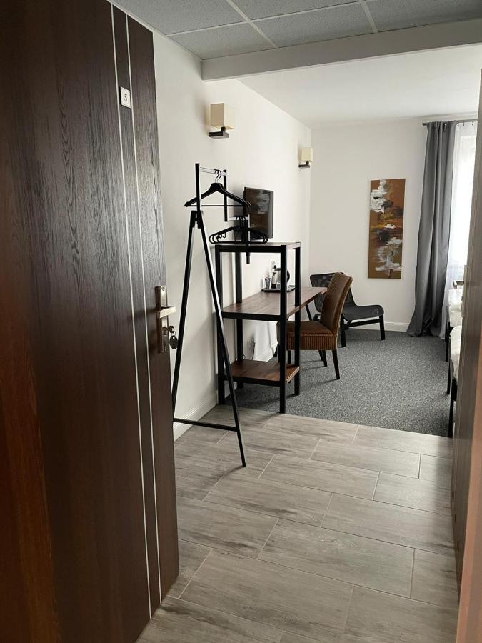 Zielona19 Noclegi Zielonka  ภายนอก รูปภาพ