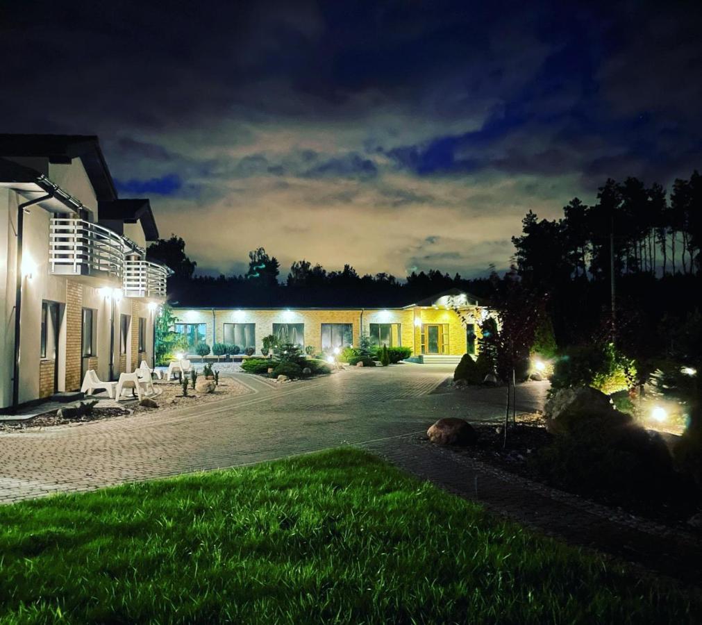 Zielona19 Noclegi Zielonka  ภายนอก รูปภาพ